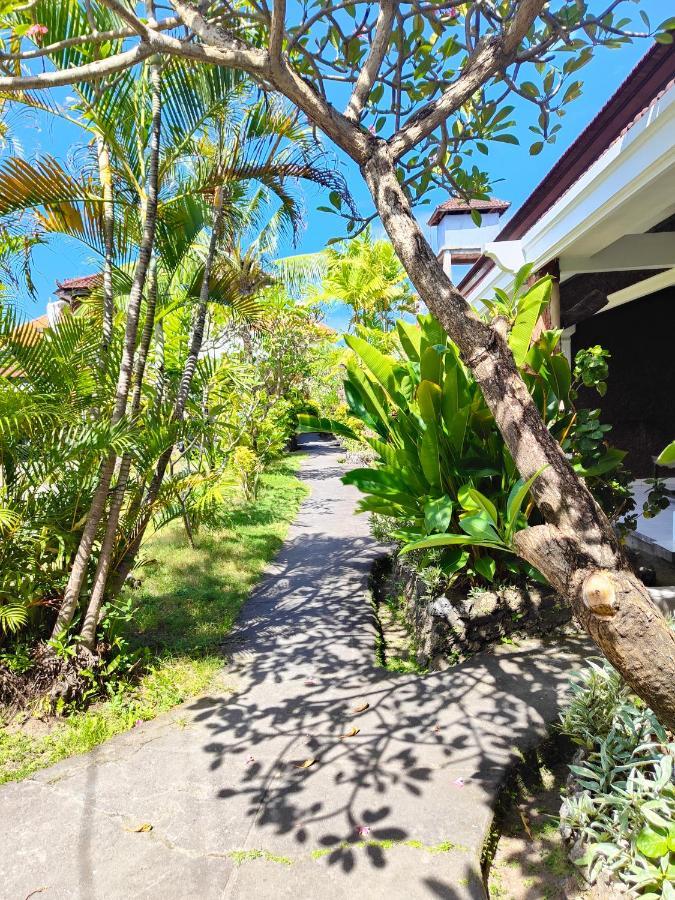 Berlian Inn Kuta Beach Kuta Lombok Exterior foto