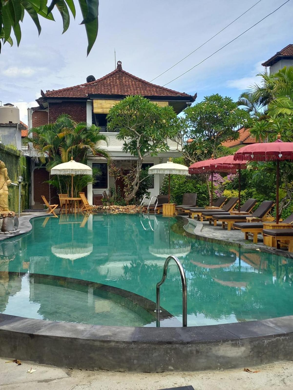 Berlian Inn Kuta Beach Kuta Lombok Exterior foto