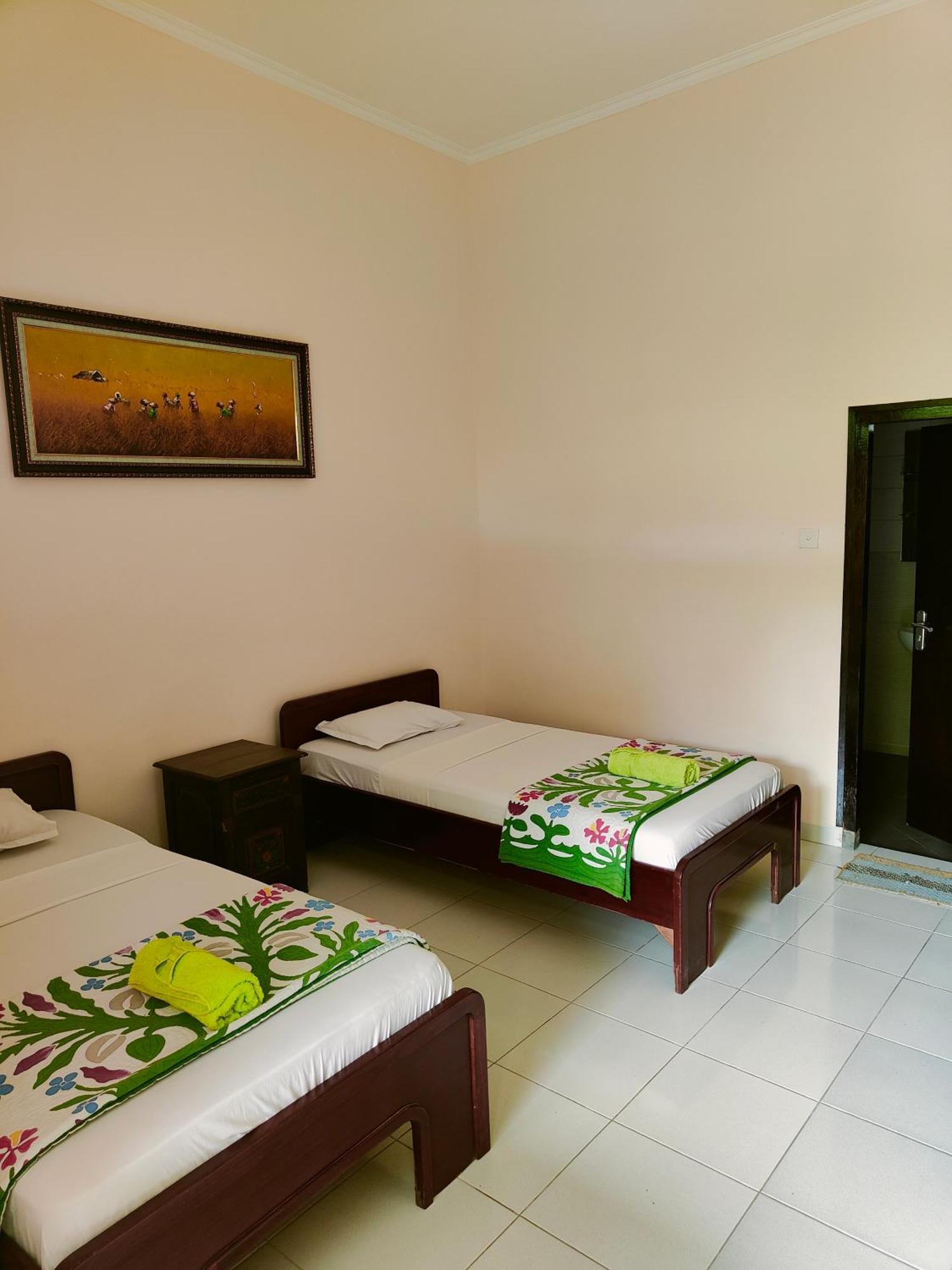 Berlian Inn Kuta Beach Kuta Lombok Exterior foto