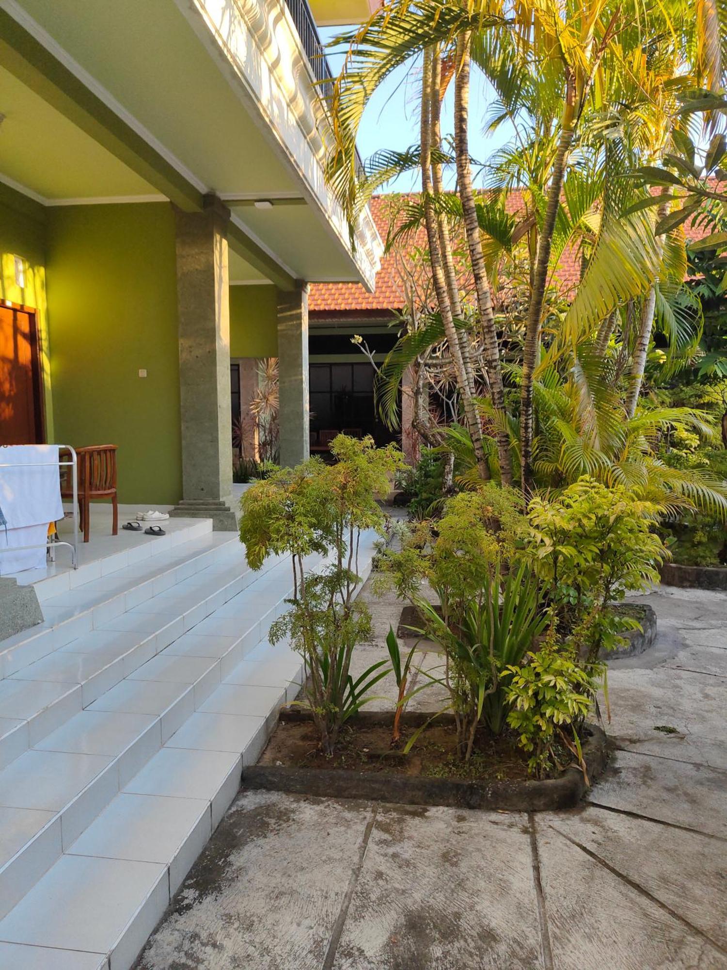 Berlian Inn Kuta Beach Kuta Lombok Exterior foto