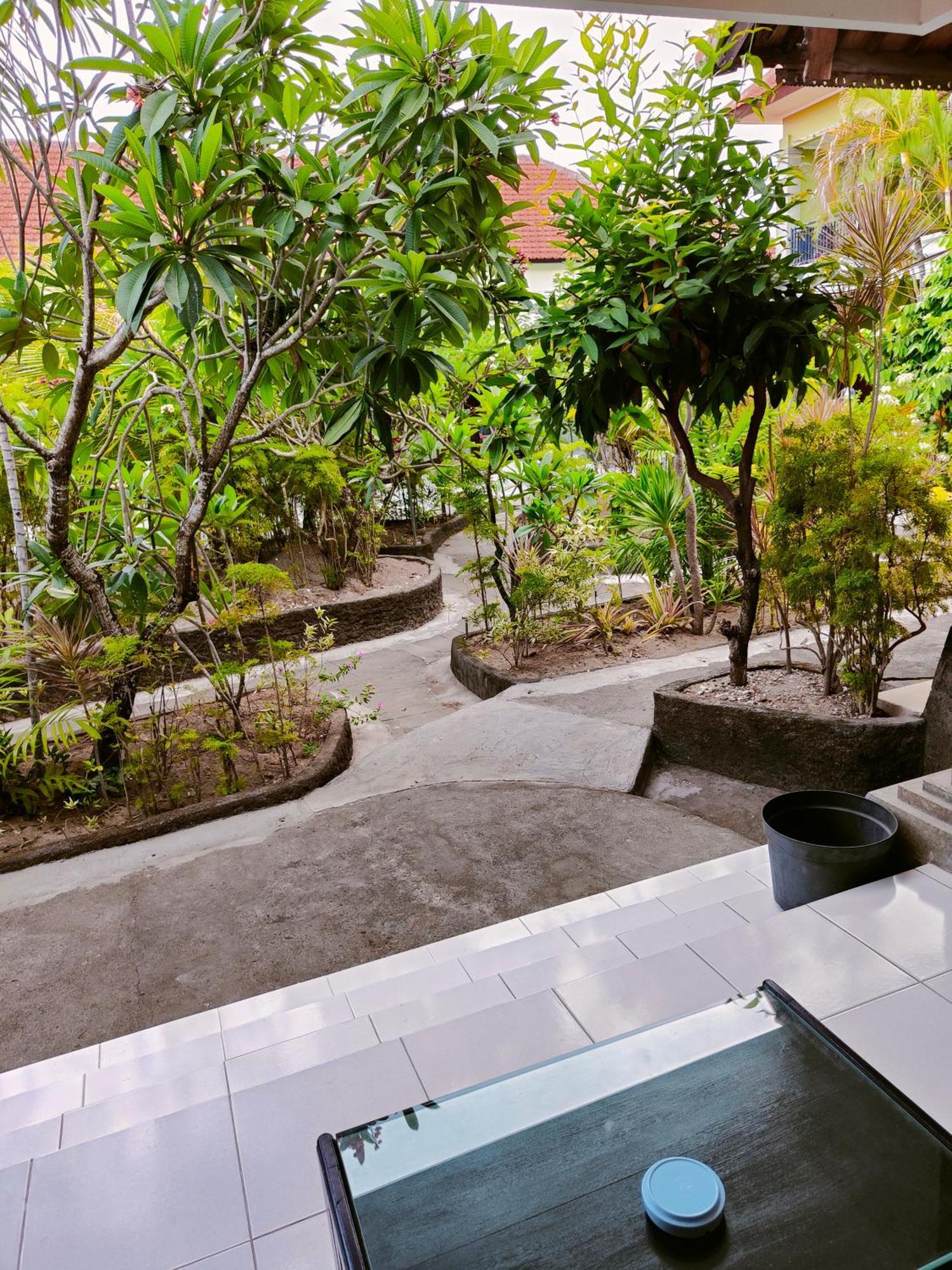 Berlian Inn Kuta Beach Kuta Lombok Exterior foto