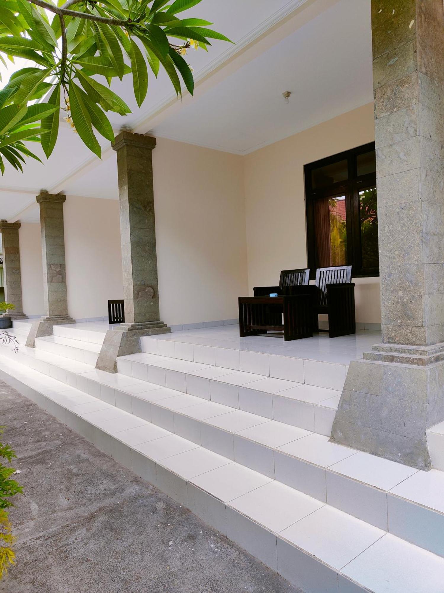 Berlian Inn Kuta Beach Kuta Lombok Exterior foto
