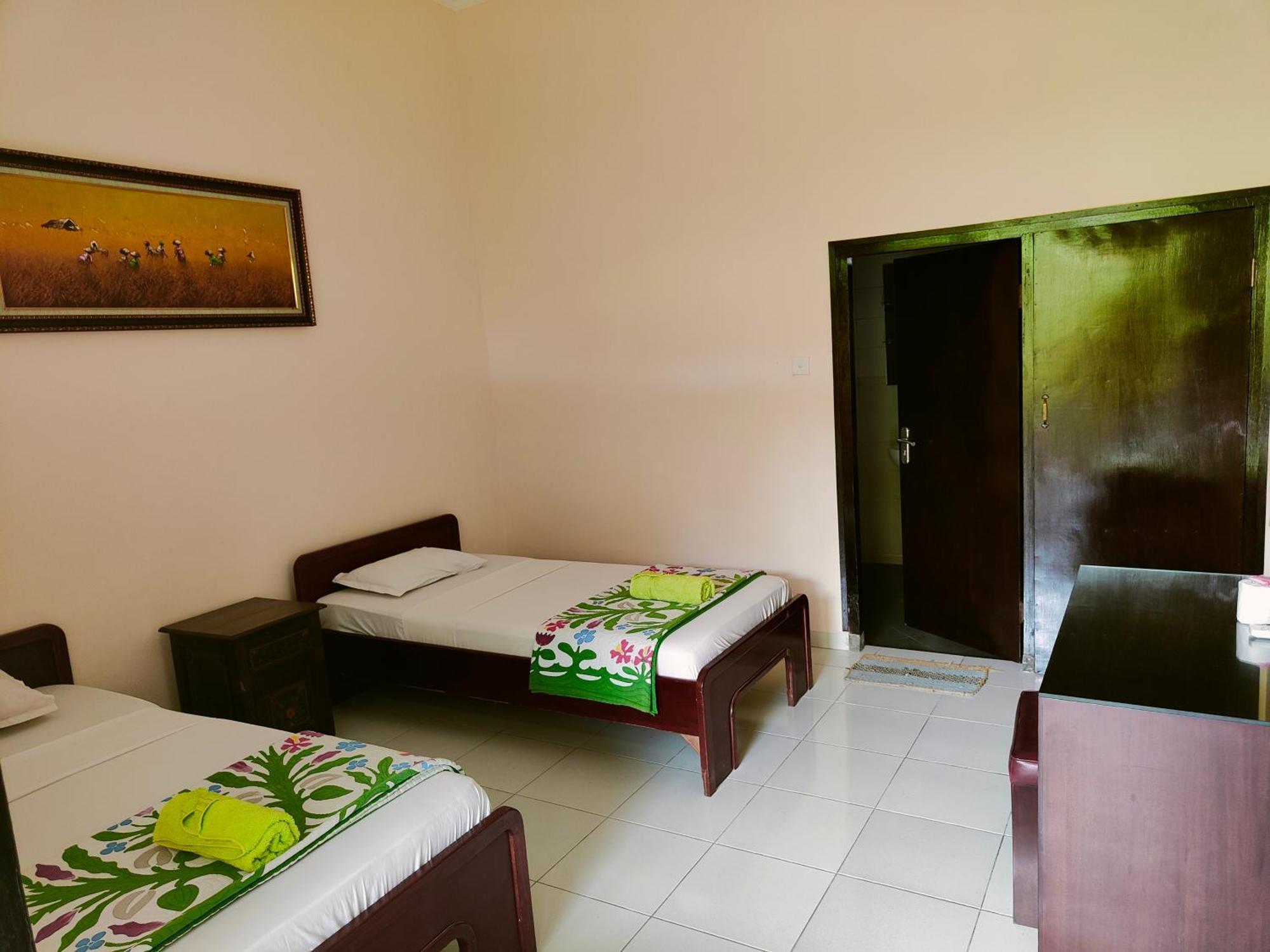 Berlian Inn Kuta Beach Kuta Lombok Exterior foto