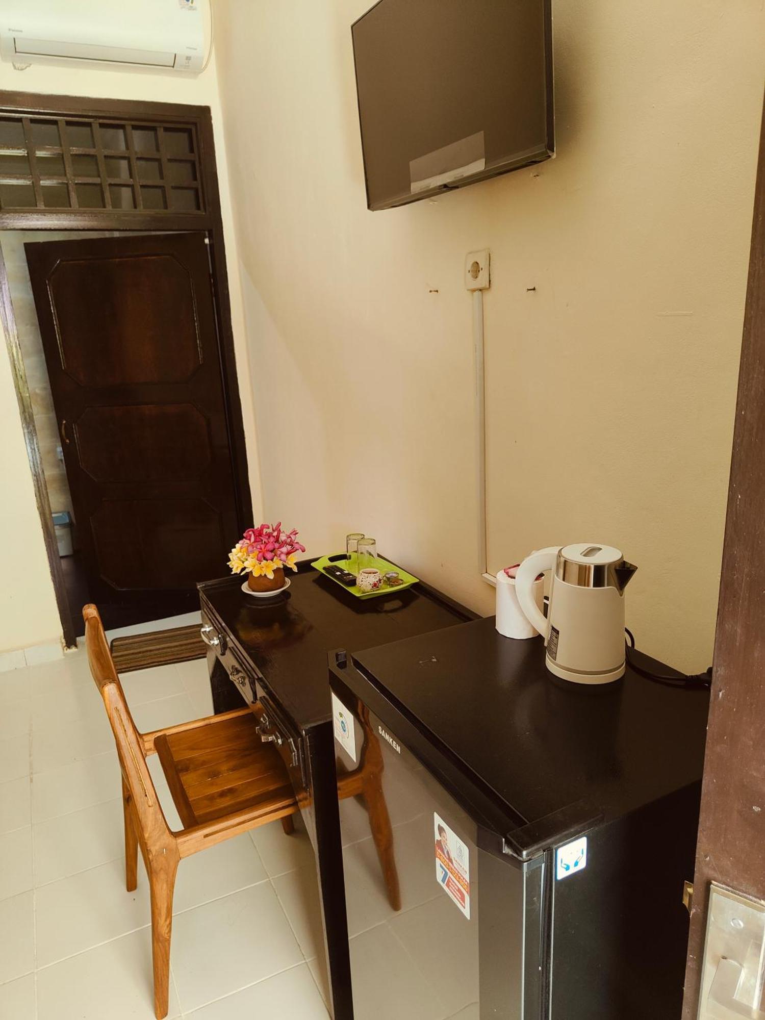 Berlian Inn Kuta Beach Kuta Lombok Exterior foto