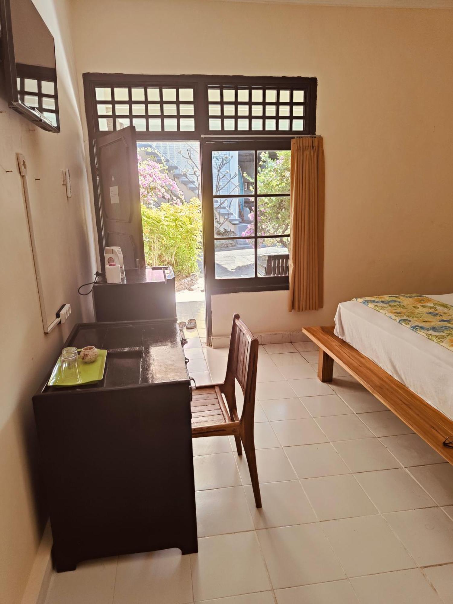 Berlian Inn Kuta Beach Kuta Lombok Exterior foto