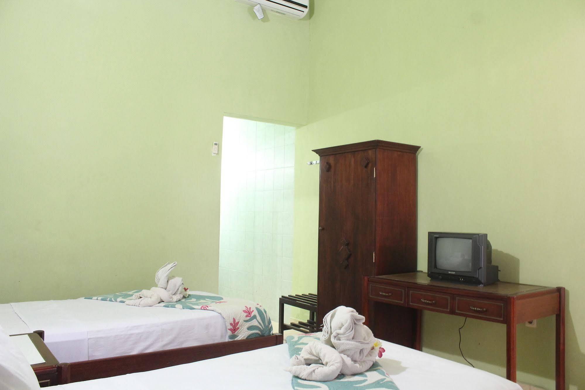 Berlian Inn Kuta Beach Kuta Lombok Exterior foto