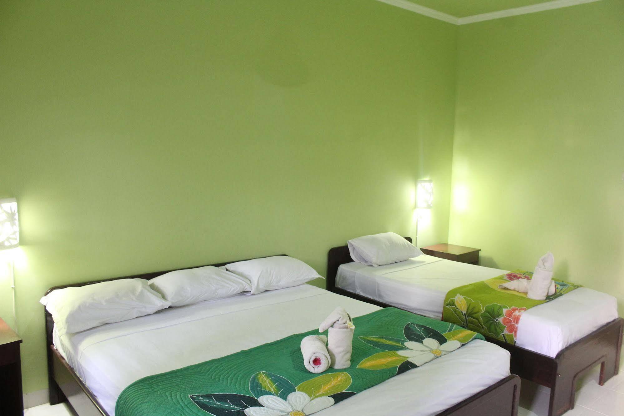 Berlian Inn Kuta Beach Kuta Lombok Exterior foto