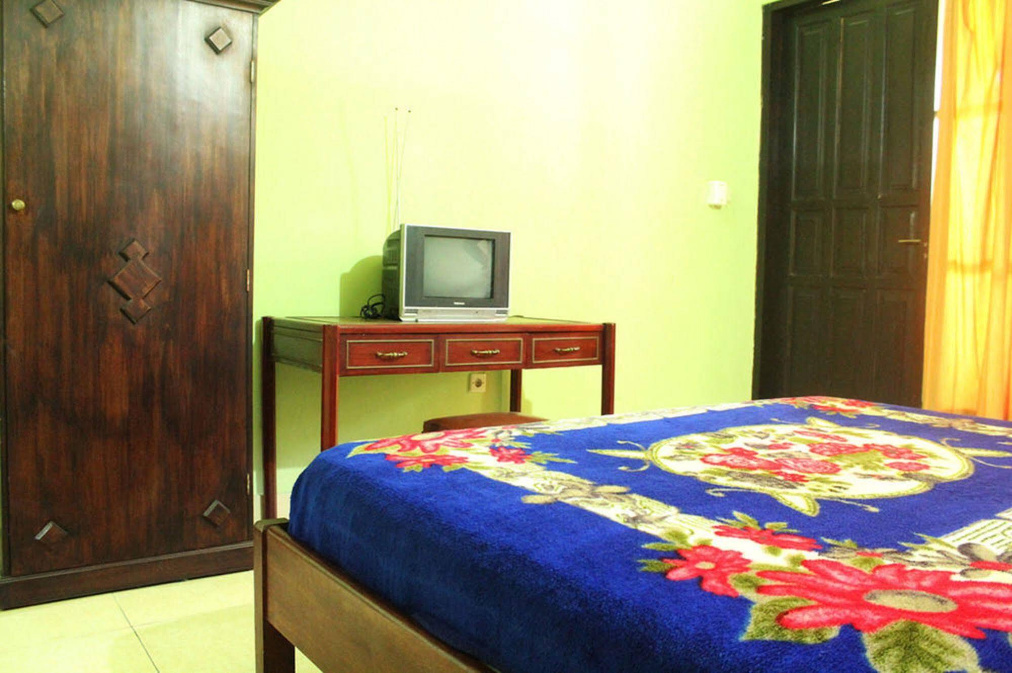 Berlian Inn Kuta Beach Kuta Lombok Exterior foto