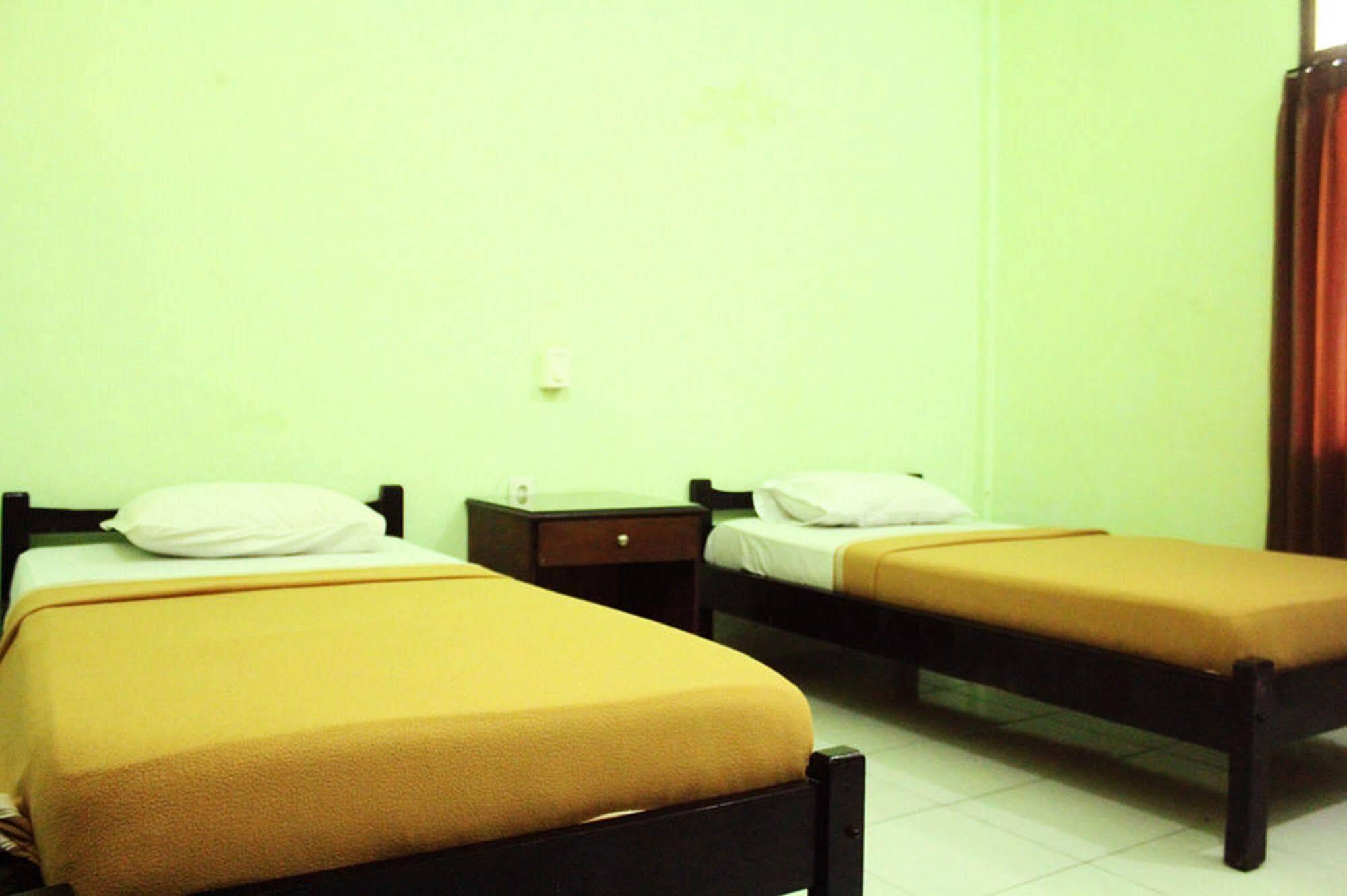 Berlian Inn Kuta Beach Kuta Lombok Exterior foto